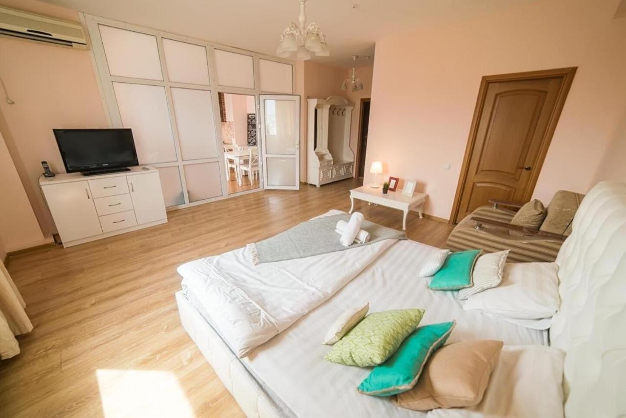 Manica Mega Towers Apartman Almati Kültér fotó