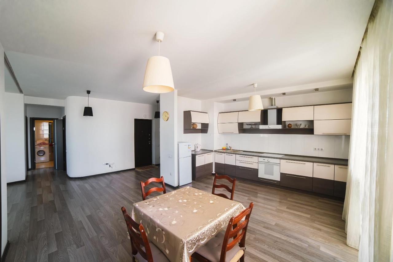 Manica Mega Towers Apartman Almati Kültér fotó