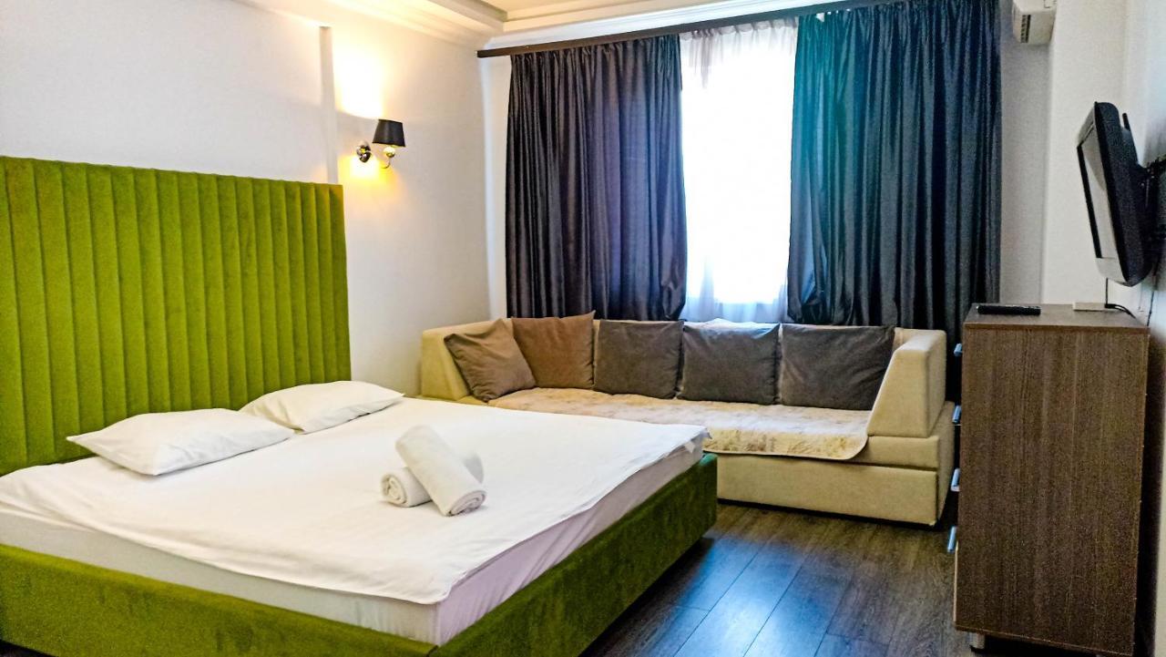 Manica Mega Towers Apartman Almati Kültér fotó