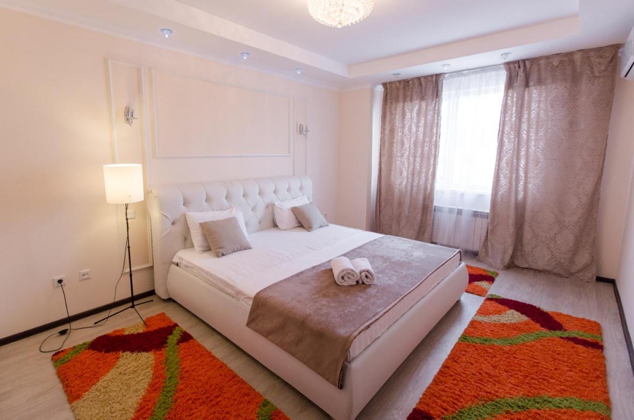 Manica Mega Towers Apartman Almati Kültér fotó